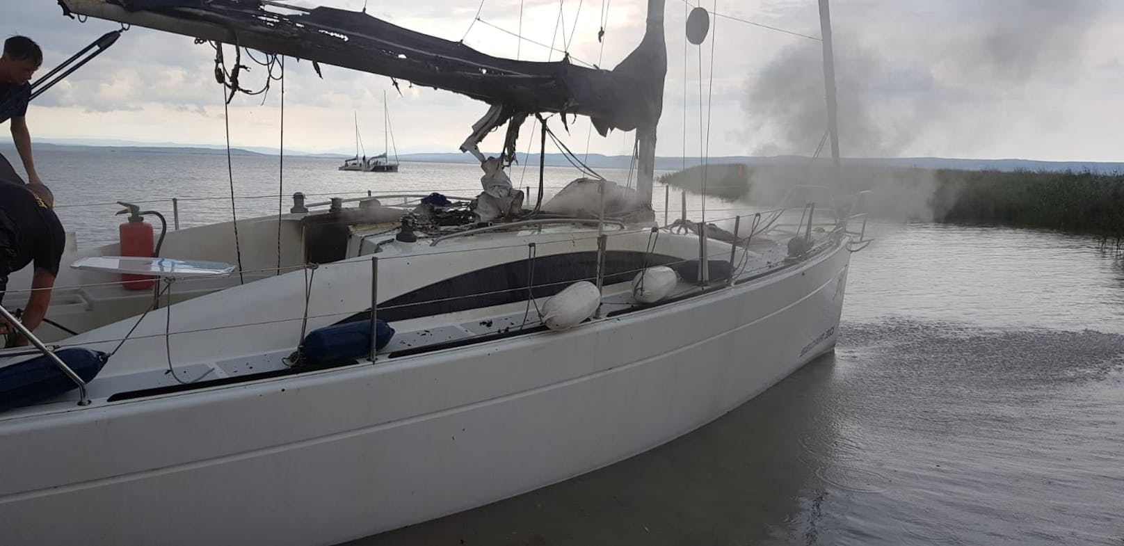 Brand auf Segelboot nach Blitzschlag am Neusiedler See (25. Juli 2020)