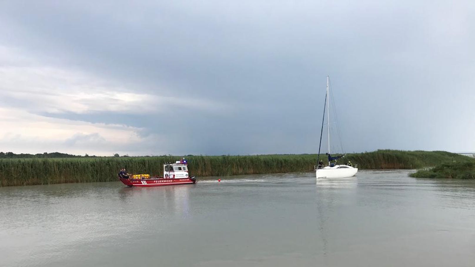 Brand auf Segelboot nach Blitzschlag am Neusiedler See (25. Juli 2020)