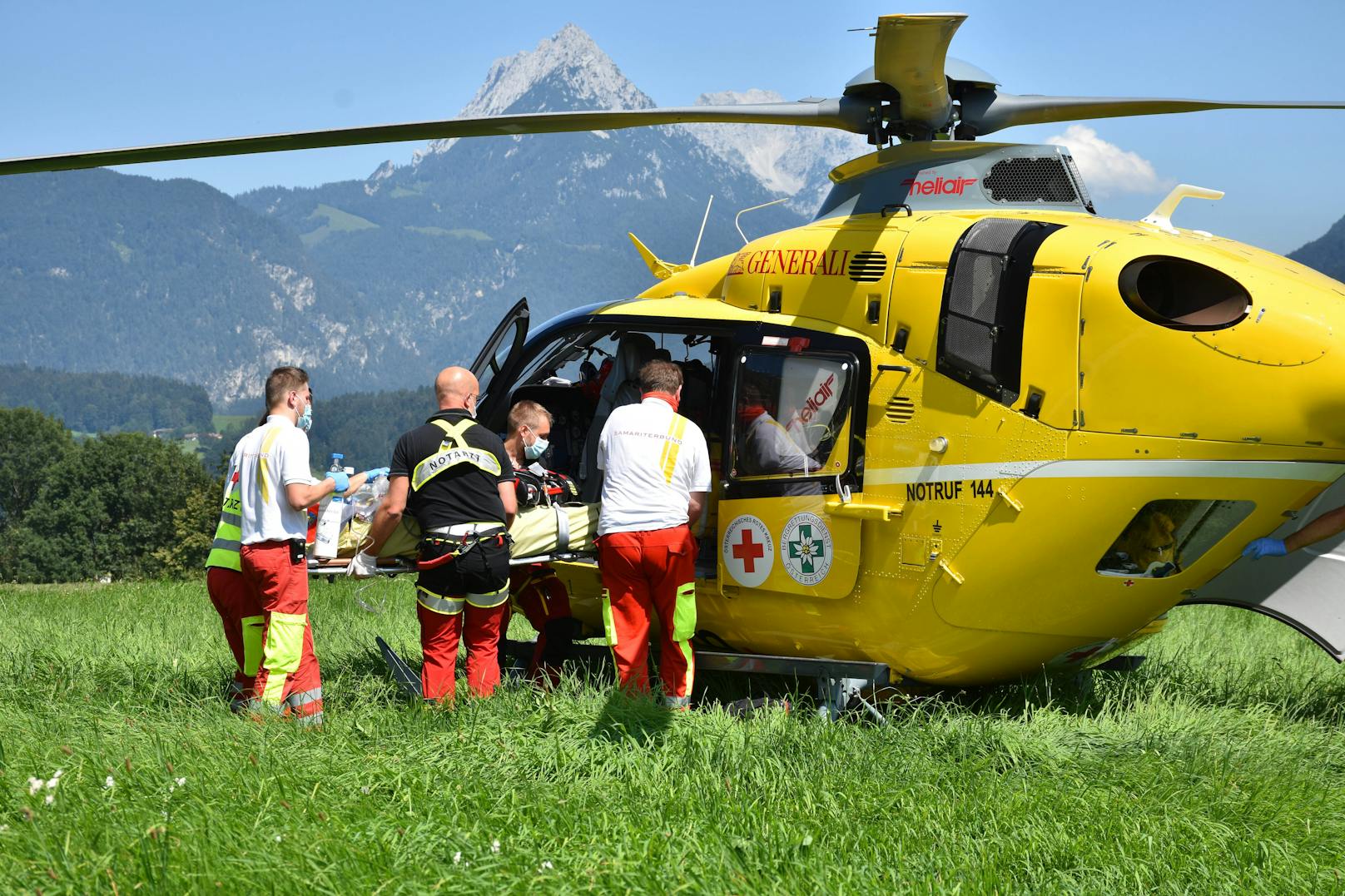 Der Verletzte wurde in die Innsbrucker Klinik geflogen.