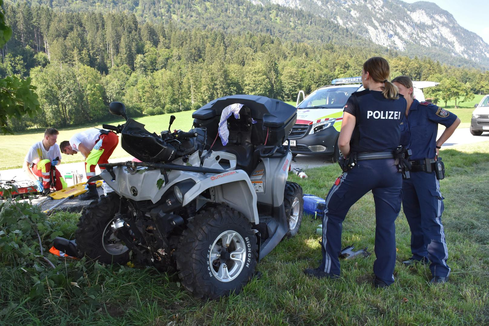 Quad kracht gegen Baum - Lenker (35) schwer verletzt