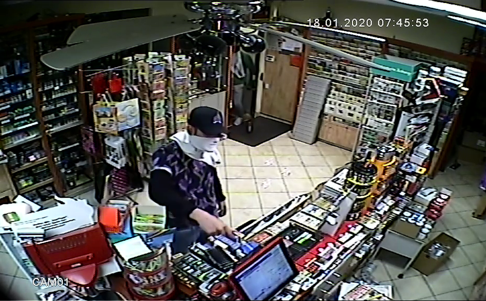 Die Polizei gibt, konträr zum Zeitstempel der Überwachungskamera, 7.10 Uhr als Zeitpunkt des Überfalls an