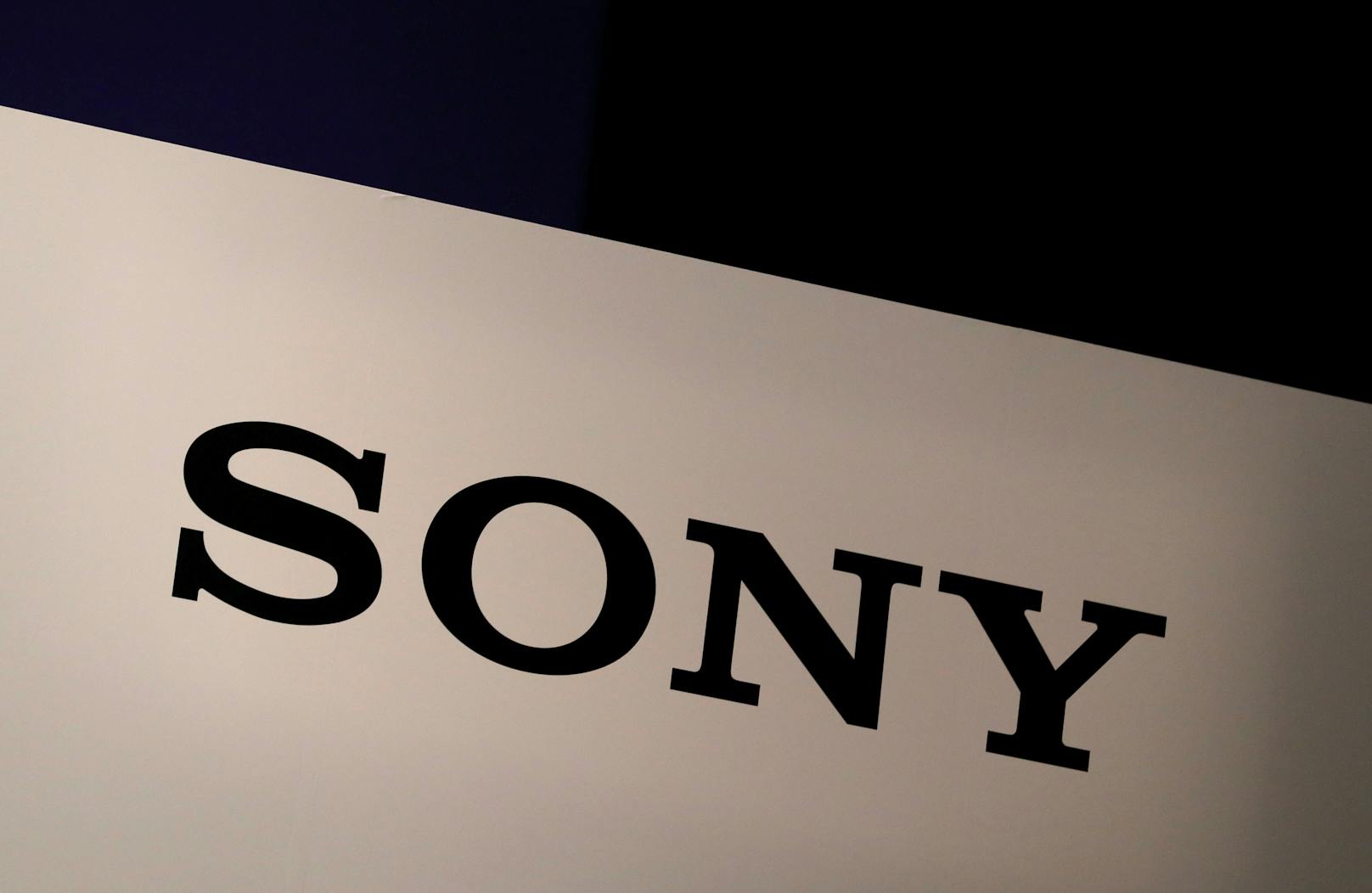Sony stellt die weltweit erste CFexpress Speicherkarte vom Typ A vor.