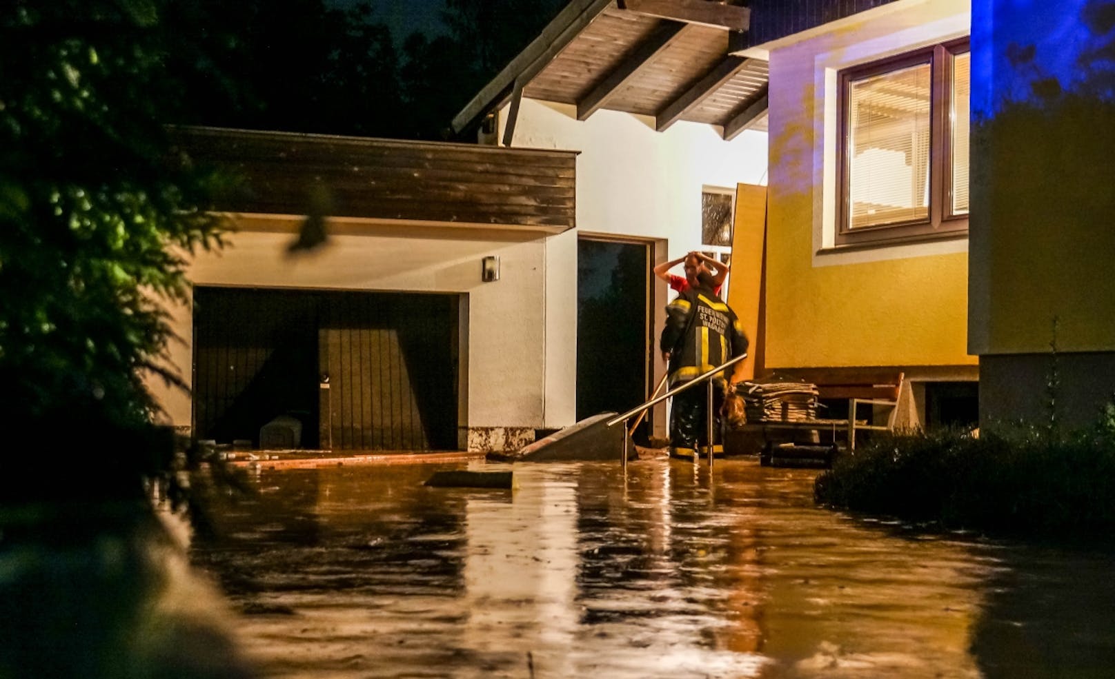 Überschwemmte Keller und Garagen in Harland im Bezirk St. Pölten.