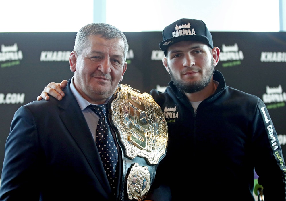Khabib Nurmagomedov trauert um seinen Vater.