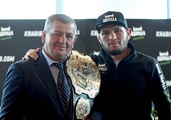 Khabib Nurmagomedov trauert um seinen Vater.