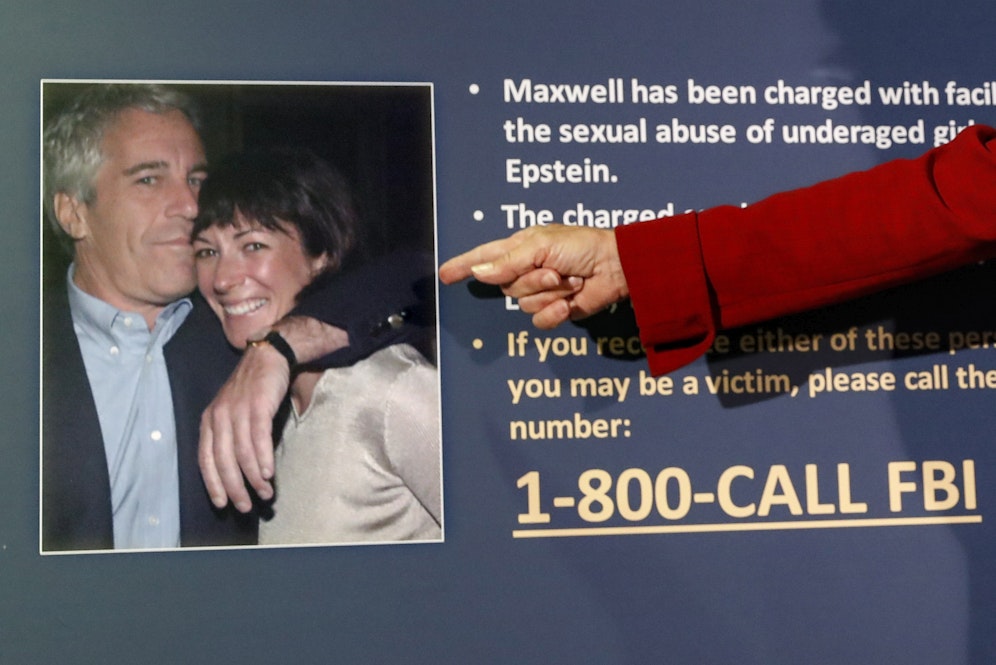 Ghislaine Maxwell wurde festgenommen. Sie war eine enge Vertraute von Jeffrey Epstein.
