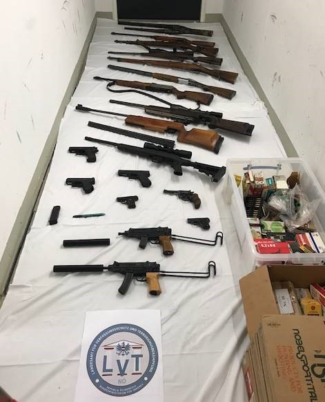 Das gefundene Waffenarsenal