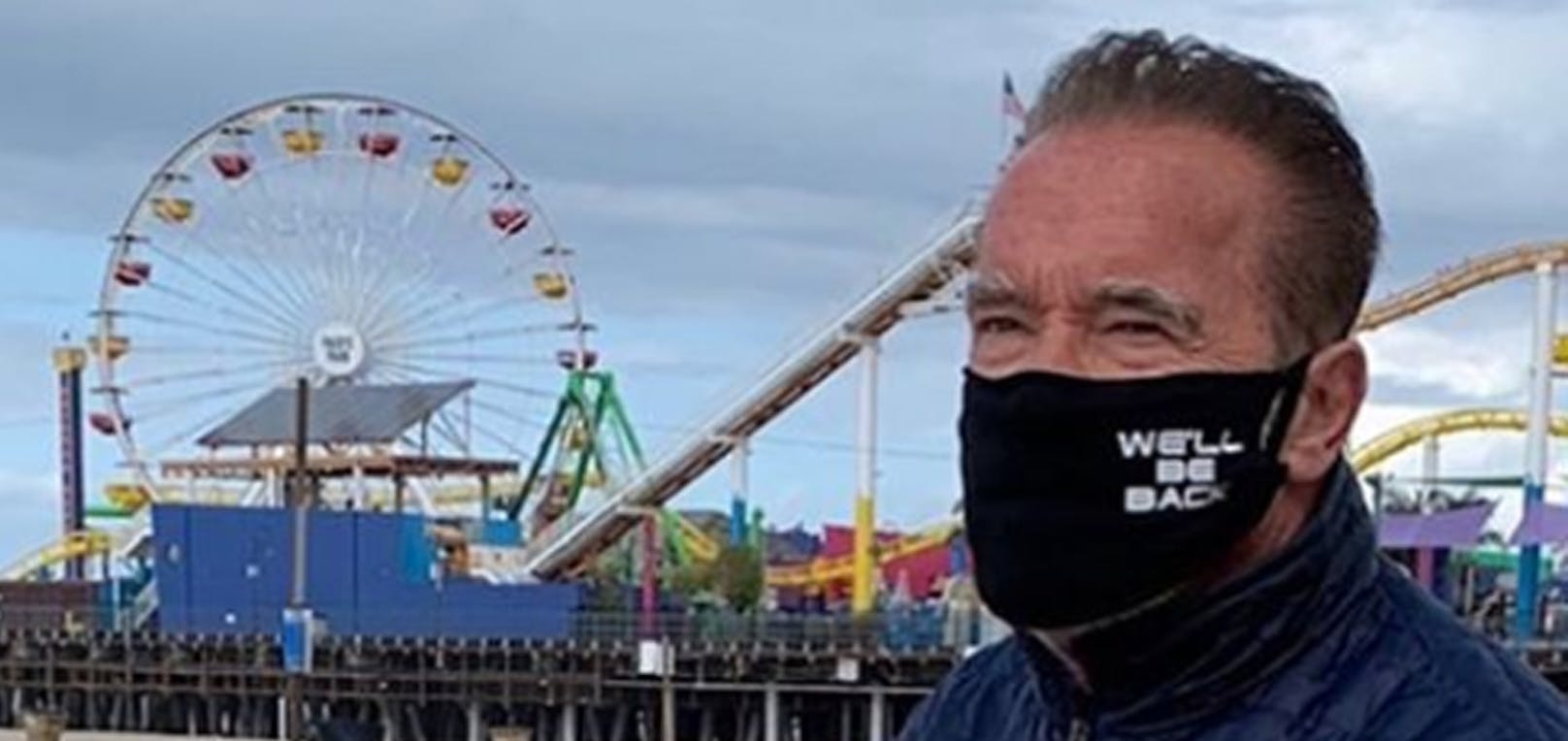 Für Arnold-Schwarzenegger-Fans ein Must-Have: Die Maske kostet 14 Euro.