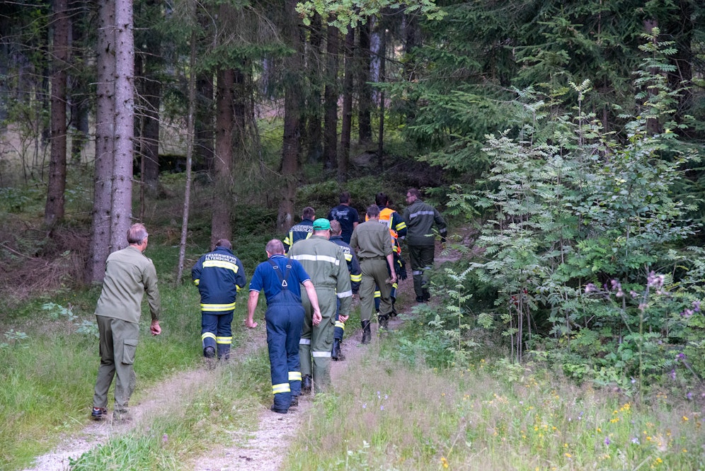 Ein Großaufgebot an Einsatzkräften suchte nach dem 64-Jährigen. (Symbolbild)
