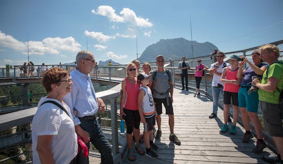 Der Präsident und seine Frau Doris Schmidauer sorgten für Selfie-Alarm.