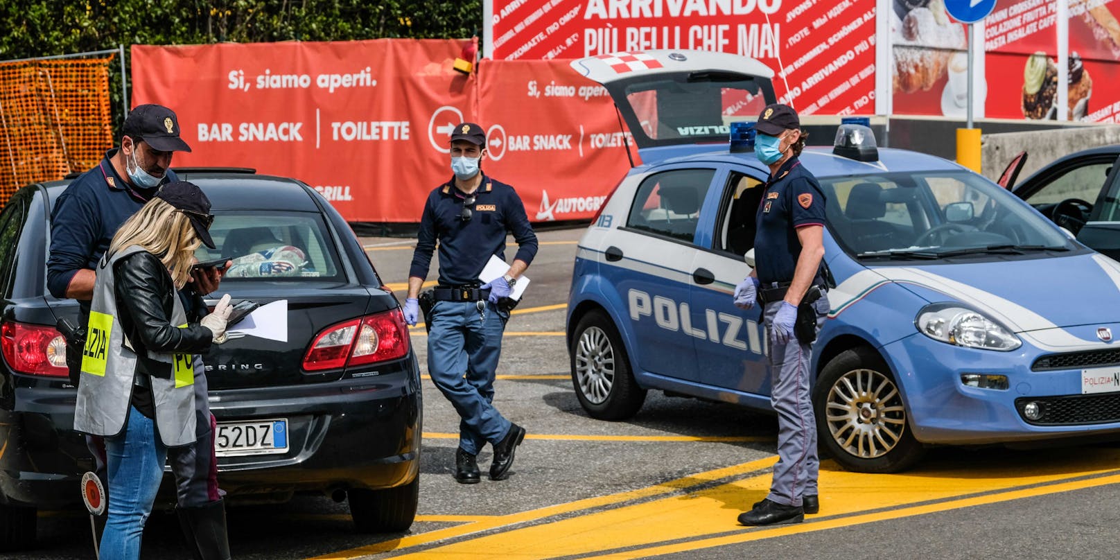 (Symbolbild) Die Urlauber wurden wurden von der Polizei von Lignano bis zur Grenze "eskortiert".