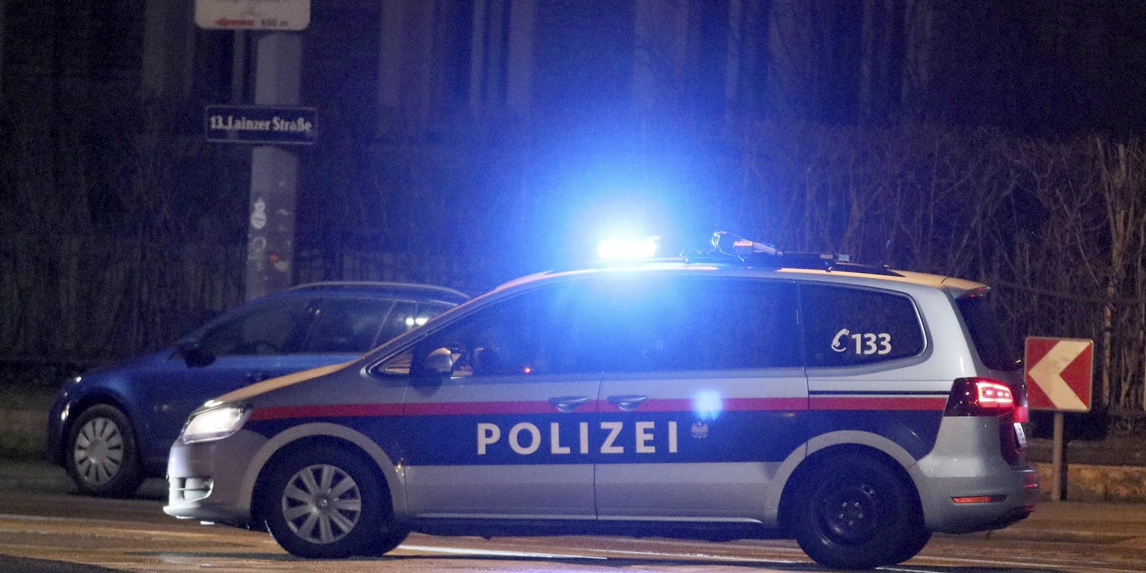 In Rudolfsheim-Fünfhaus nahm die Polizei am Mittwochabend zwei Männer fest. Einer der beiden versuchte zu fliehen, wurde aber rasch wieder gefasst. (Archivbild)&nbsp;