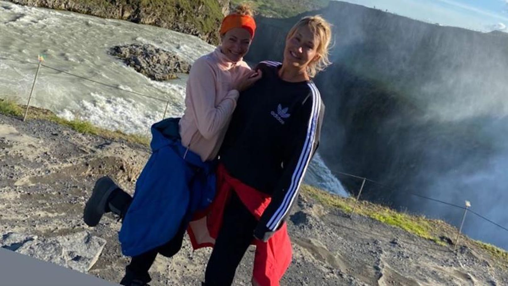 Sarah Connor und ihre jüngere Schwester Marisa touren derzeit mit einem Wohnmobil durch Island