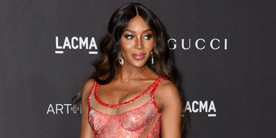 Supermodel Naomi Campbell bringt mit ihren heißen Instagram-Postings die Community zum Kochen.