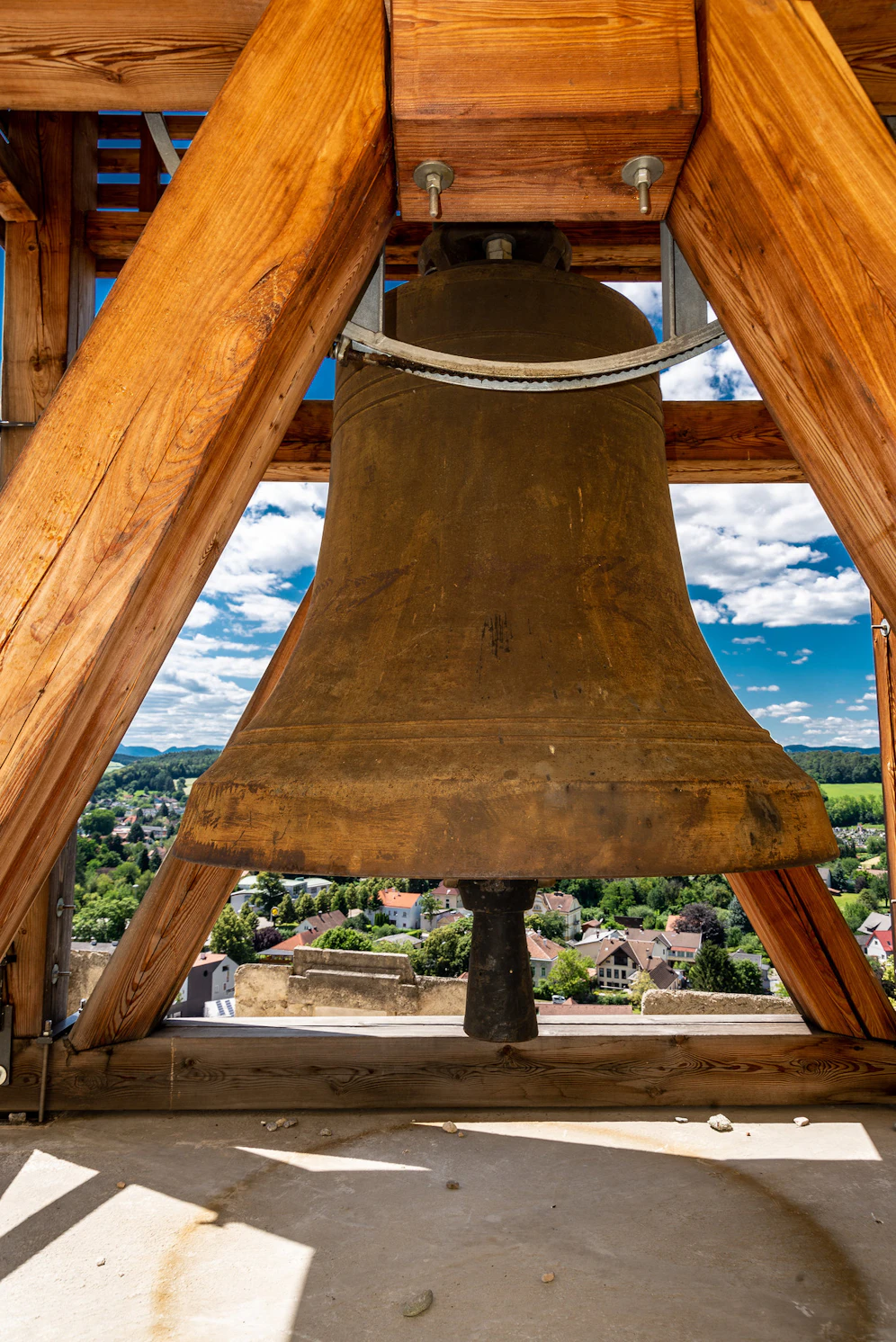 Glocke von Bergkirche Pitten ist stumm.