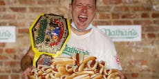 Amerikaner isst 75 Hotdogs in 10 Minuten: Weltrekord!