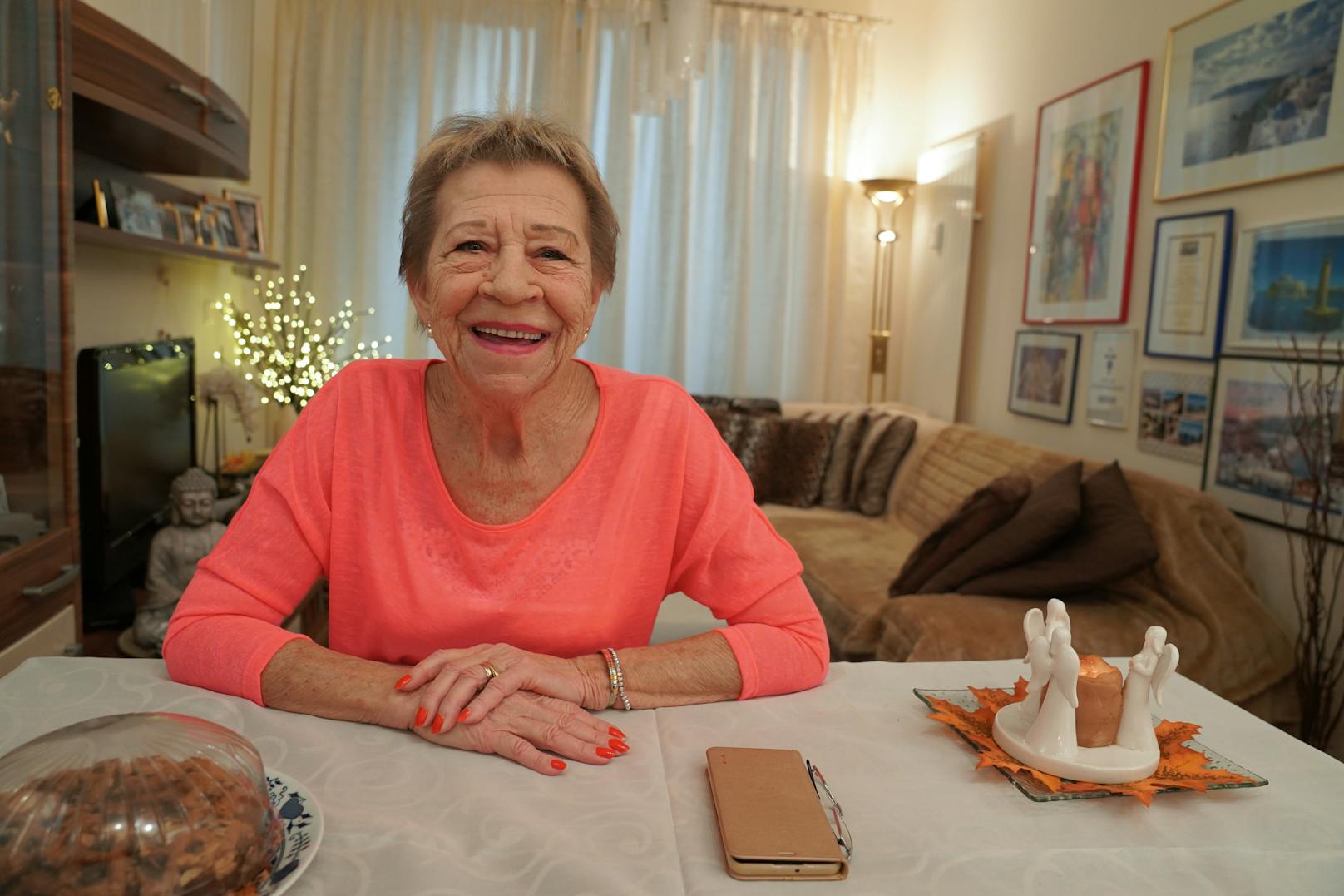 Annemarie, 74, Tirol: Zweimal war die Sängerin verheiratet: Ihren ersten Mann hat sie geliebt, den zweiten schon nicht mehr so sehr. 