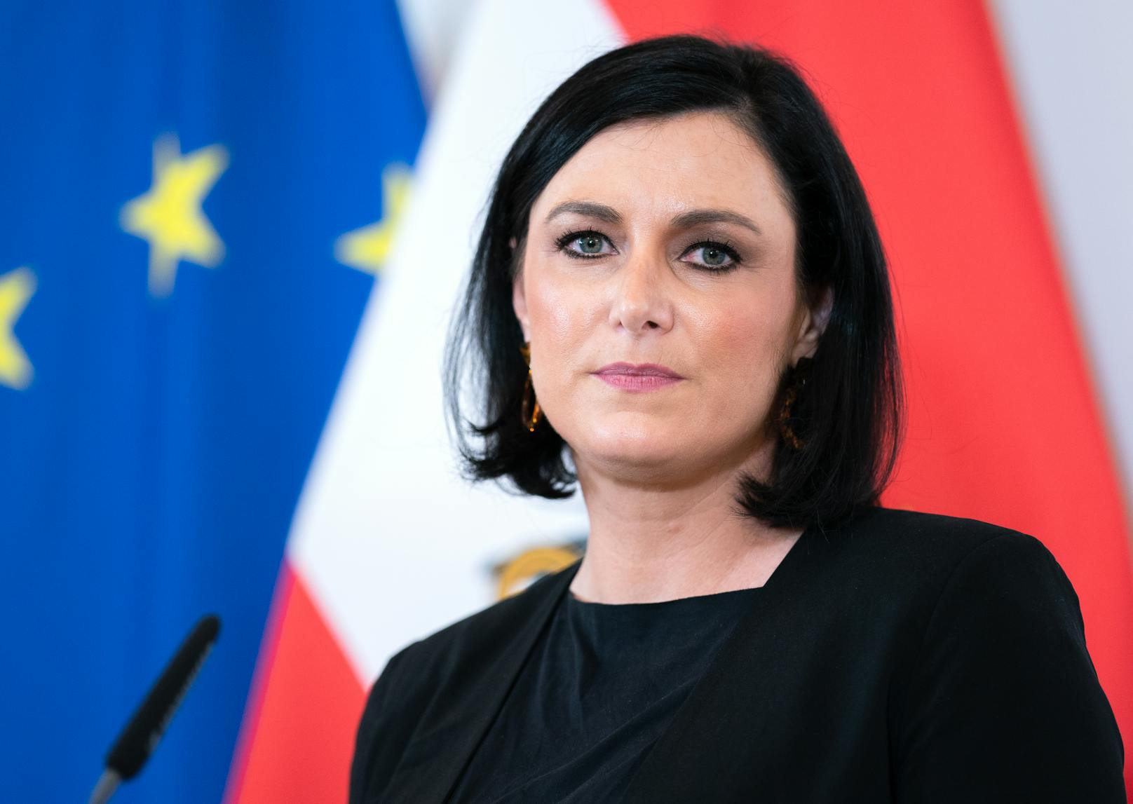 Kritisiert werden Landwirtschaftsministerin Elisabeth Köstinger (ÖVP).