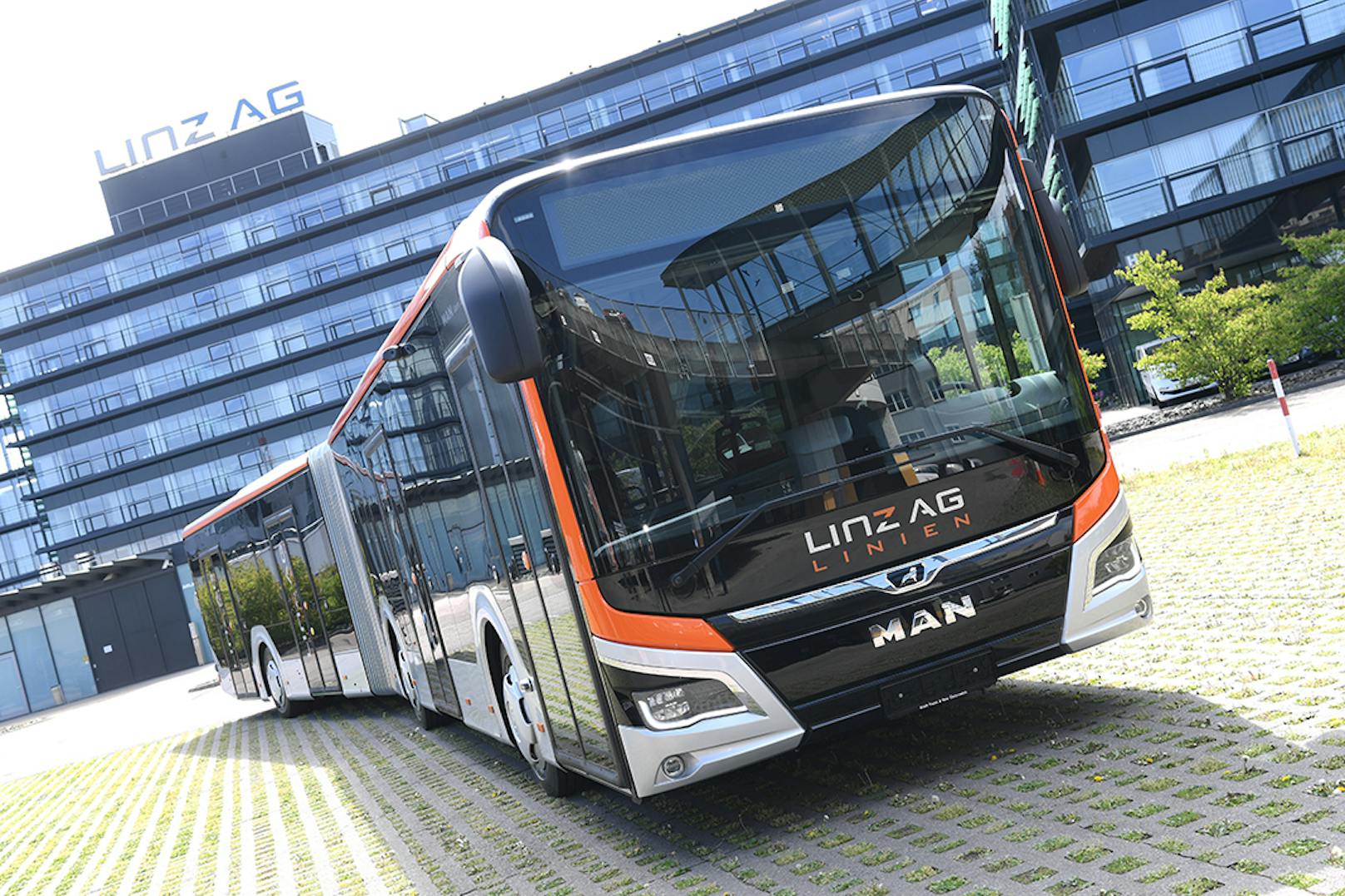 Bis 2024 sollen insgesamt 88 neue Busse bei den Linz Linien durch die Stadt rollen.