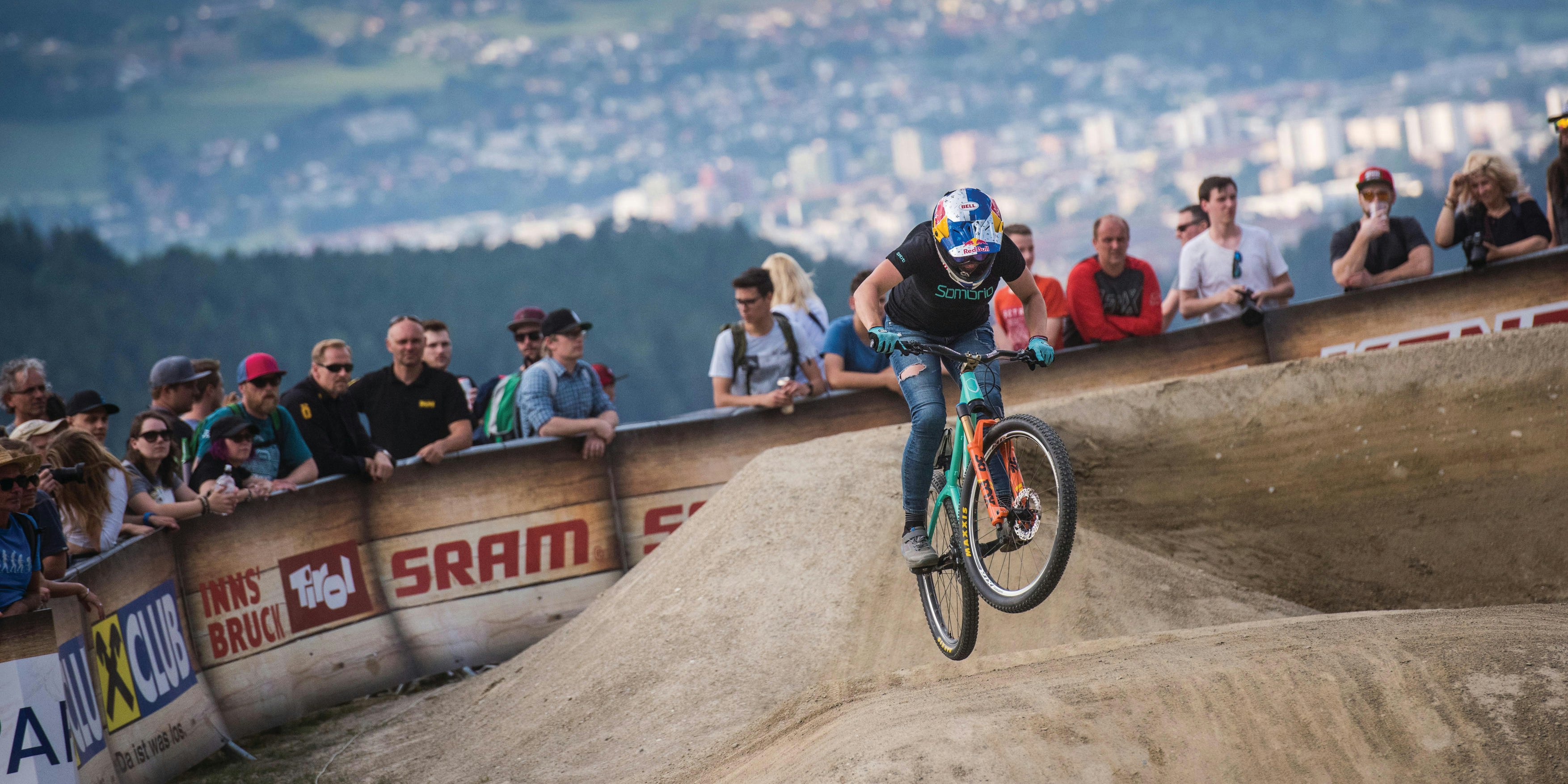 Besonders sportlich geht's im Bikepark Innsbruck zu, der nur wenige Kilometer vom Stadtzentrum entfernt liegt.