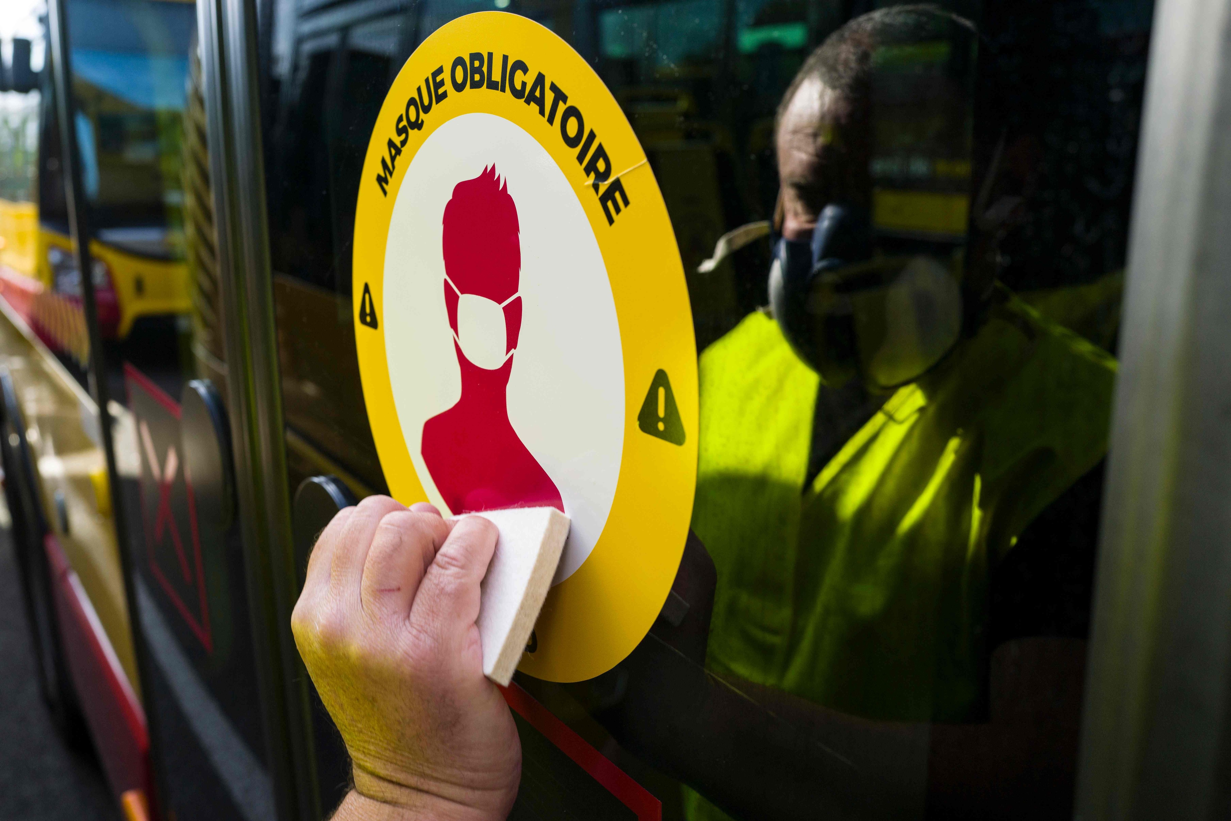 Auch in Frankreich gilt die Maskenpflicht in öffentlichen Verkehrsmitteln (Symbolbild).