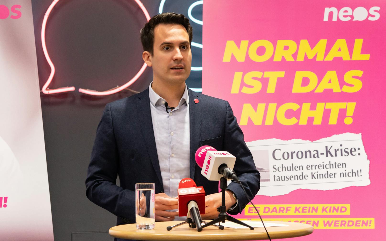 Neos-Wien-Chef Christoph Wiederkehr findet, dass die Corona-Lage "nicht normal" ist.