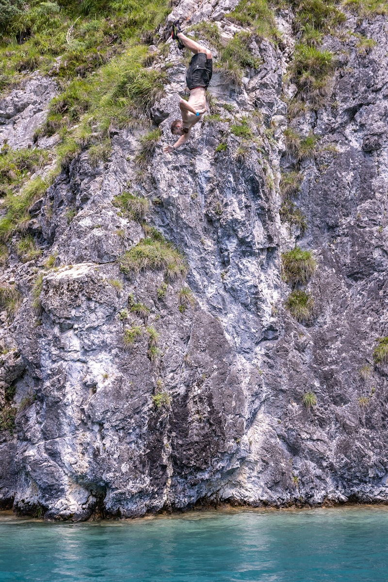 Klippenspringen aus knapp 15 Metern
