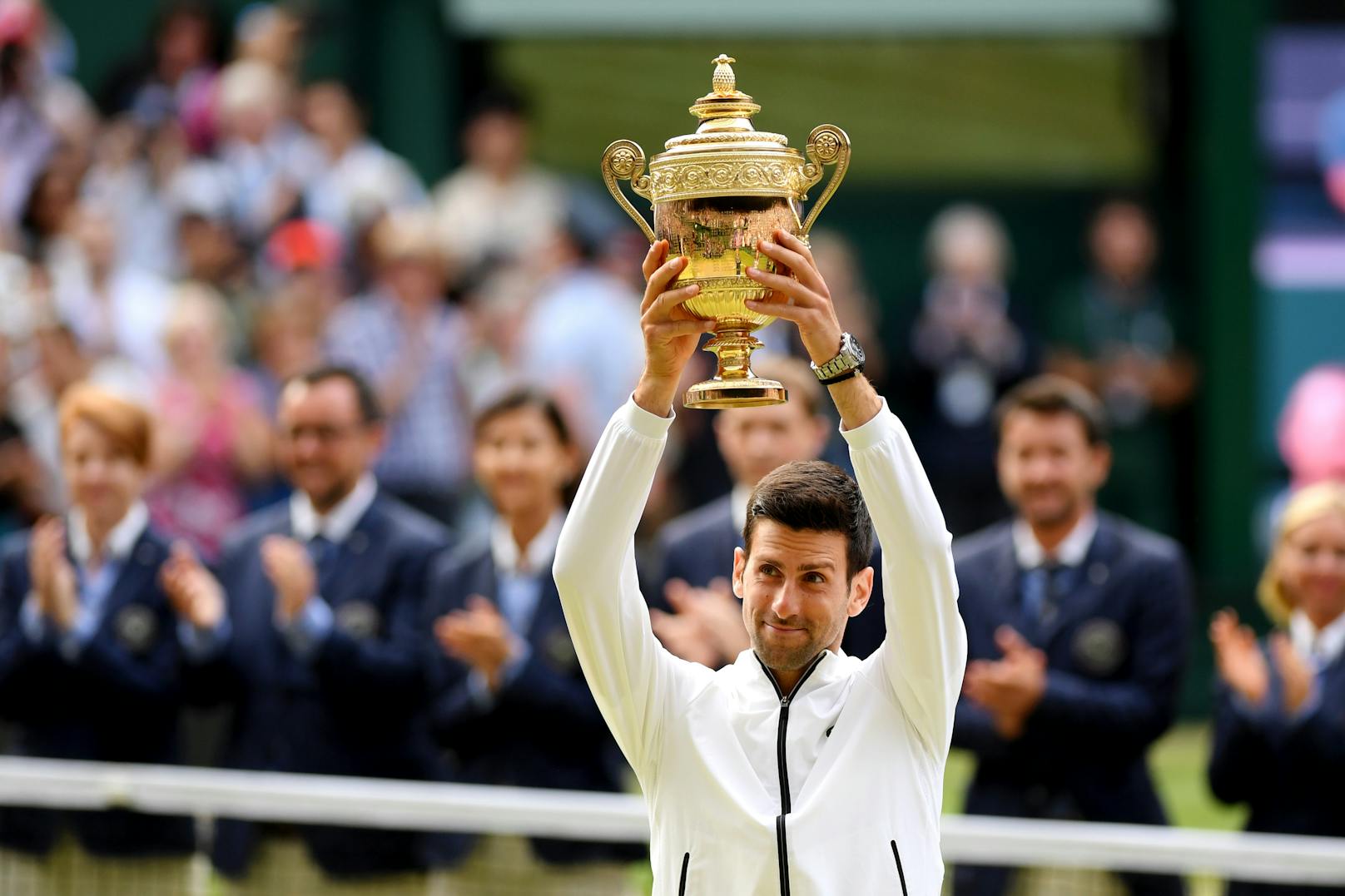 Im Finale 2019 gewinnt Novak Djokovic gegen Roger Federer das längste Finale, das je in Wimbledon gespielt wurde.<br>