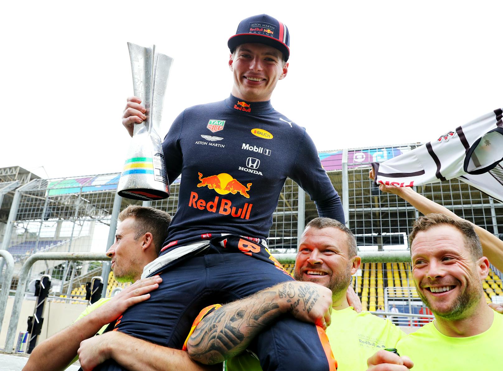 Max Verstappen feiert seinen Sieg des Grand Prix von Brasilien.&nbsp;