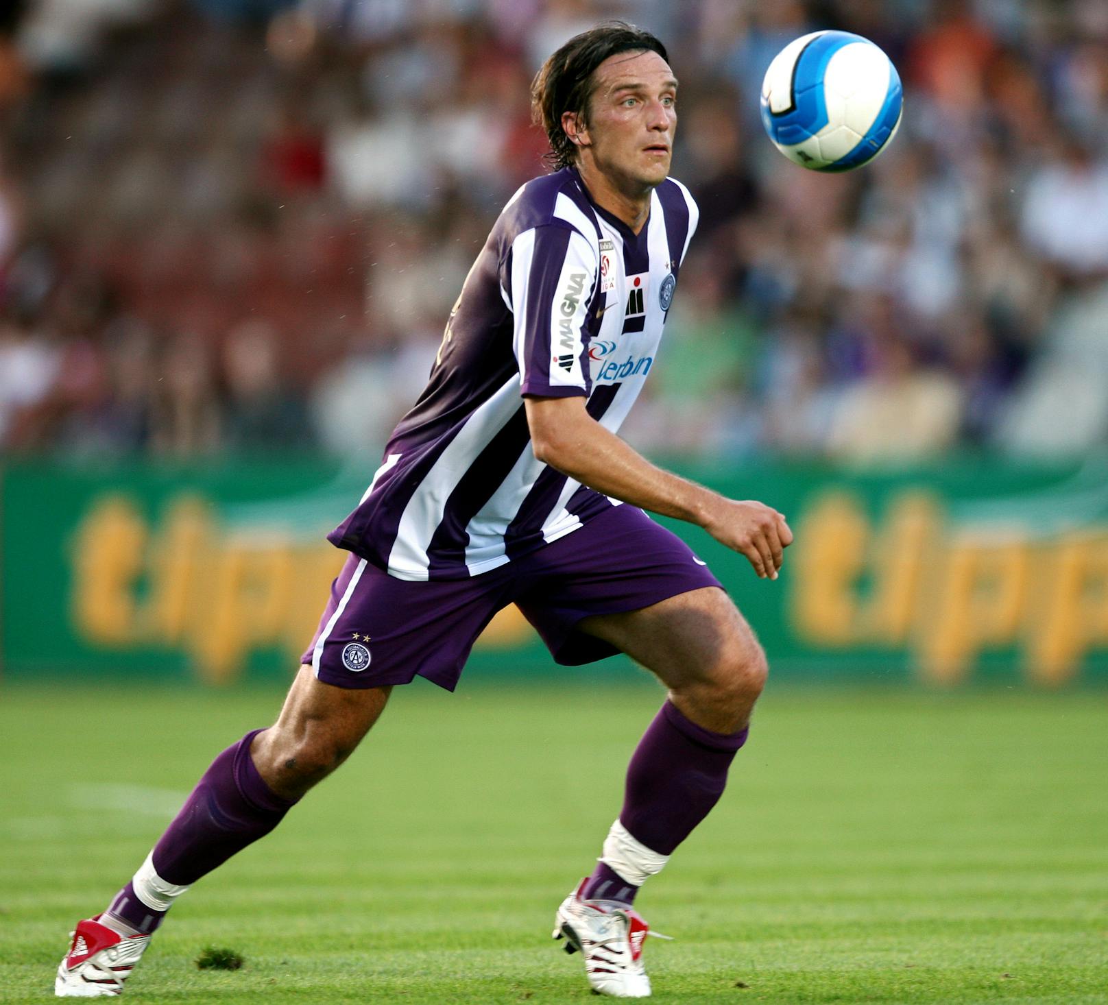 <strong>Milenko Acimovic:</strong> Genialer Techniker und Freistoßschütze – das Dress der Violetten trug er von 2007 bis 2010. 30 Tore in 101 Spielen.&nbsp; &nbsp;