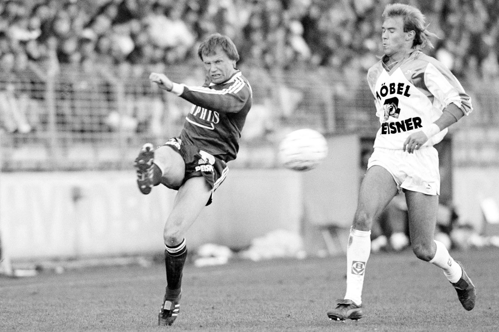 <strong>Erich Obermayer</strong>: Der Libero spielte in 19 Jahren 543 Mal für die Austria in der Bundesliga. Der gelernte Maschinenschlosser holte acht Meistertitel und erreichte 1978 im Europacup der Cupsieger das Endspiel.&nbsp;