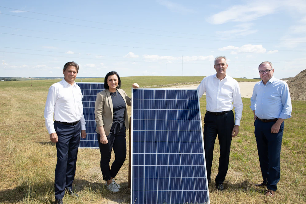 VERBUND-Vorstandsvorsitzender Wolfgang Anzengruber, Ministerin Elisabeth Köstinger, OMV-Chef Rainer Seele und Landesvize Stephan Pernkopf