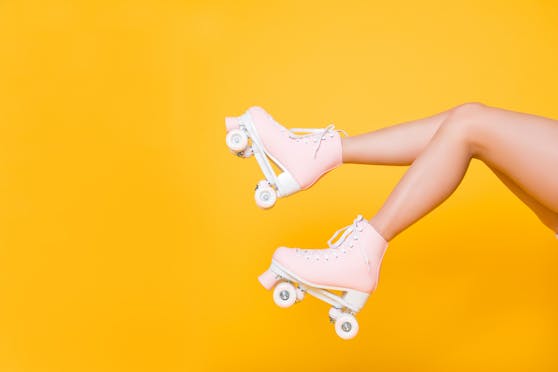 Danke TikTok! Retro-Rollschuhe liegen jetzt voll im Trend.
