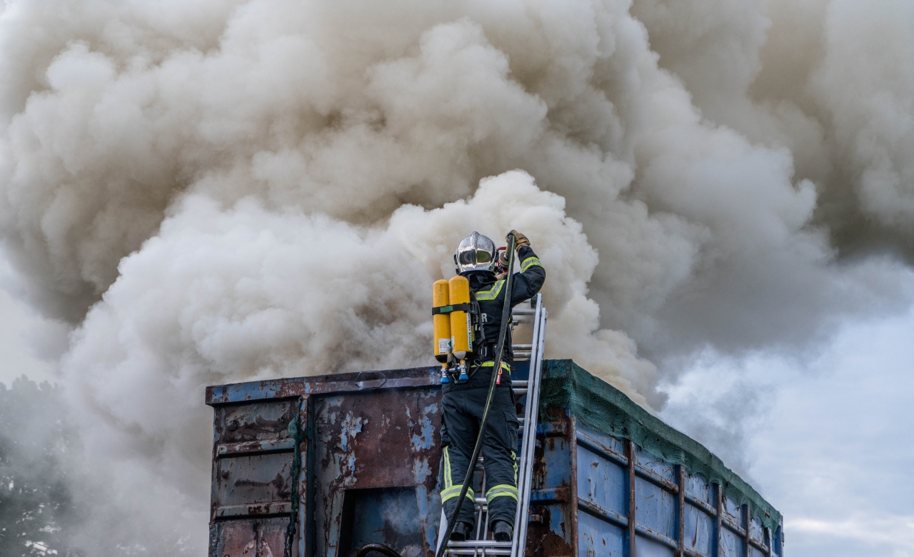 Autobahnsperre nach Lkw Brand auf der S6 