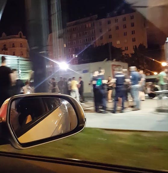 Die Wiener feierten auf der Tankstelle.