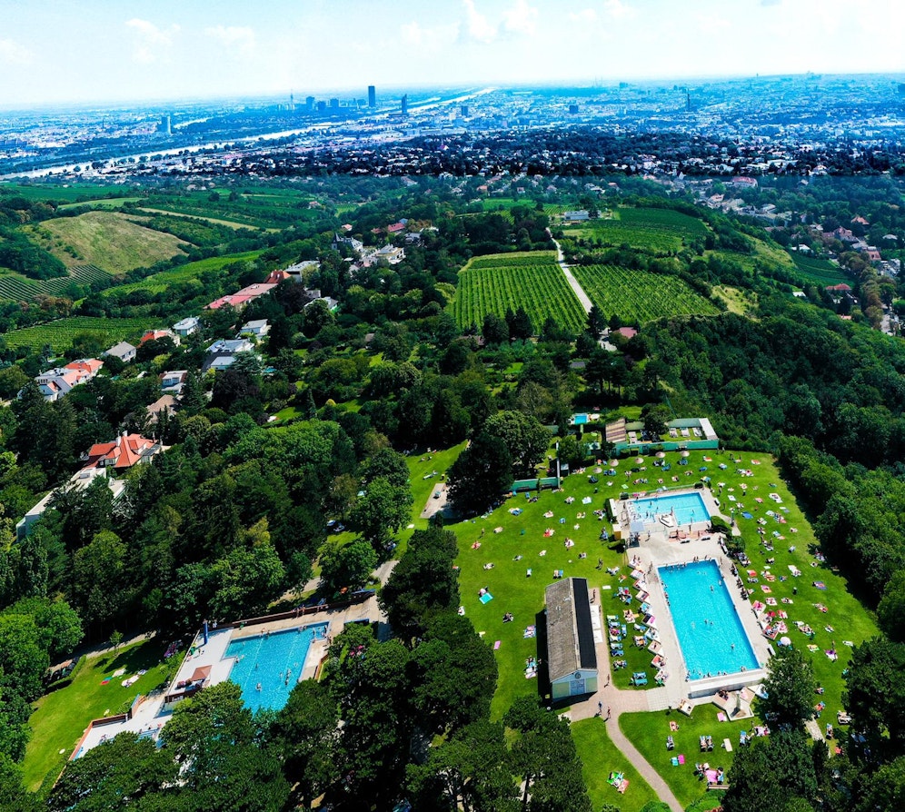 Krapfenwaldlbad am Montagnachmittag (Döbling)