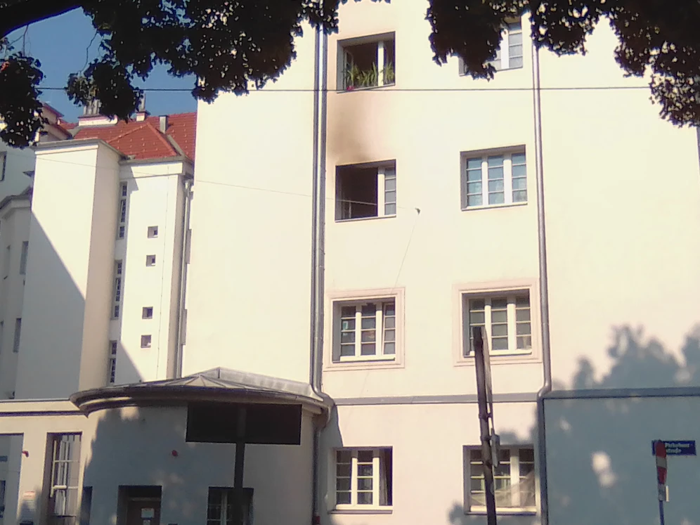Zimmerbrand im Wiener Gemeindebau