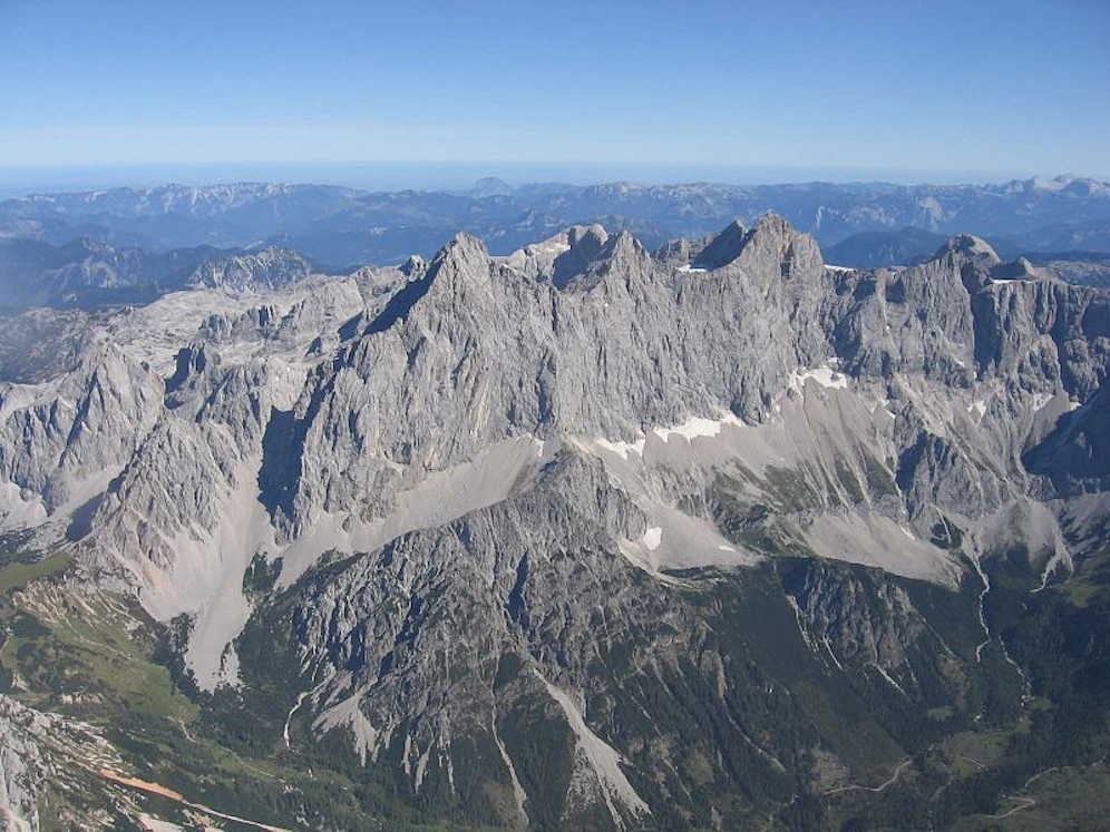 Luftaufnahme der Dachstein-Südwände 
