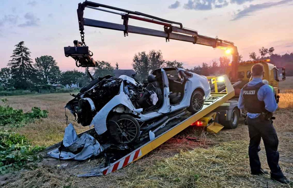 Der Audi A5 des 22-Jährigen ist völlig zerstört.