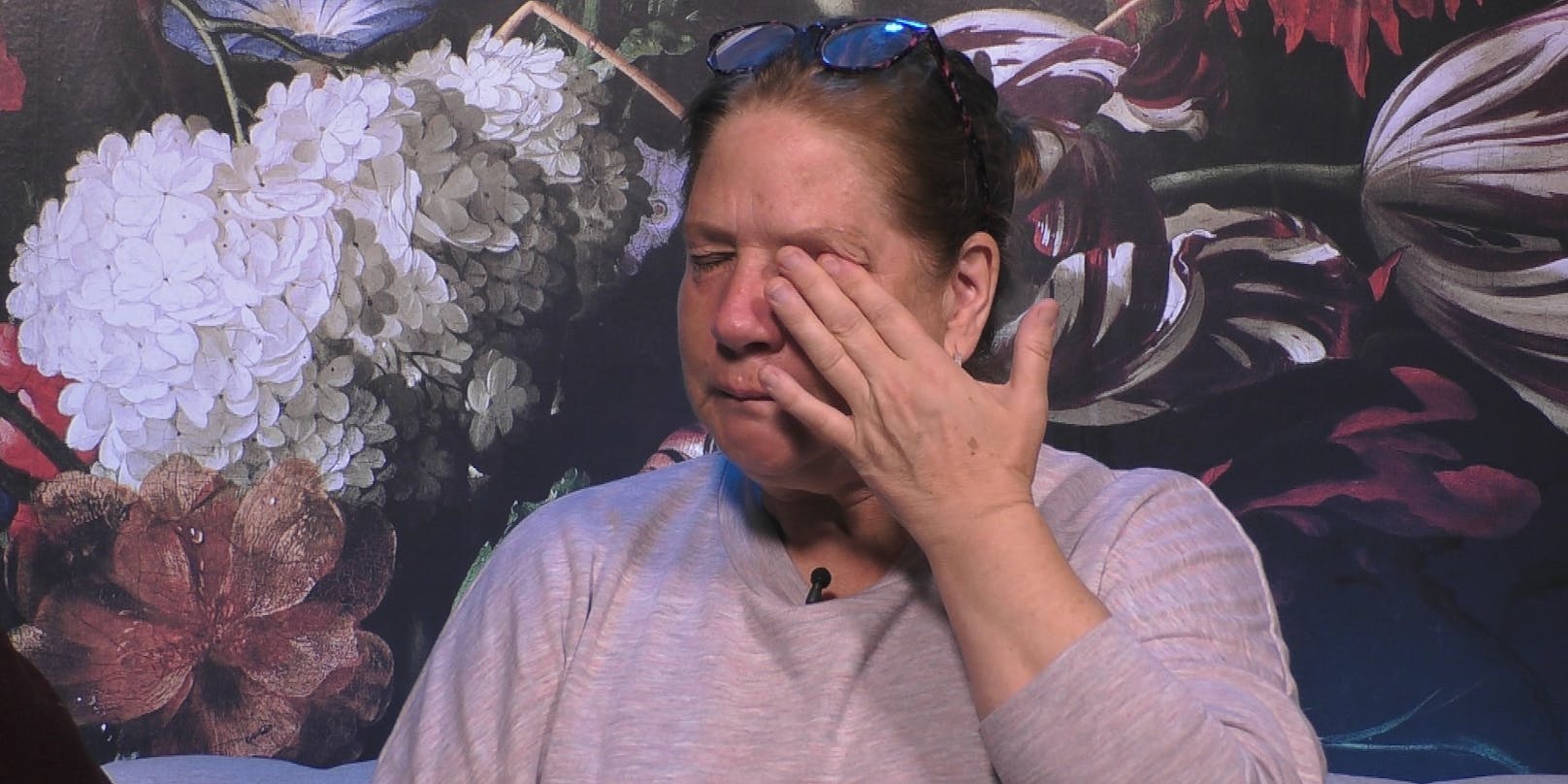 Kathy Kelly bricht im "Promi Big Brother"-Haus in Tränen aus.