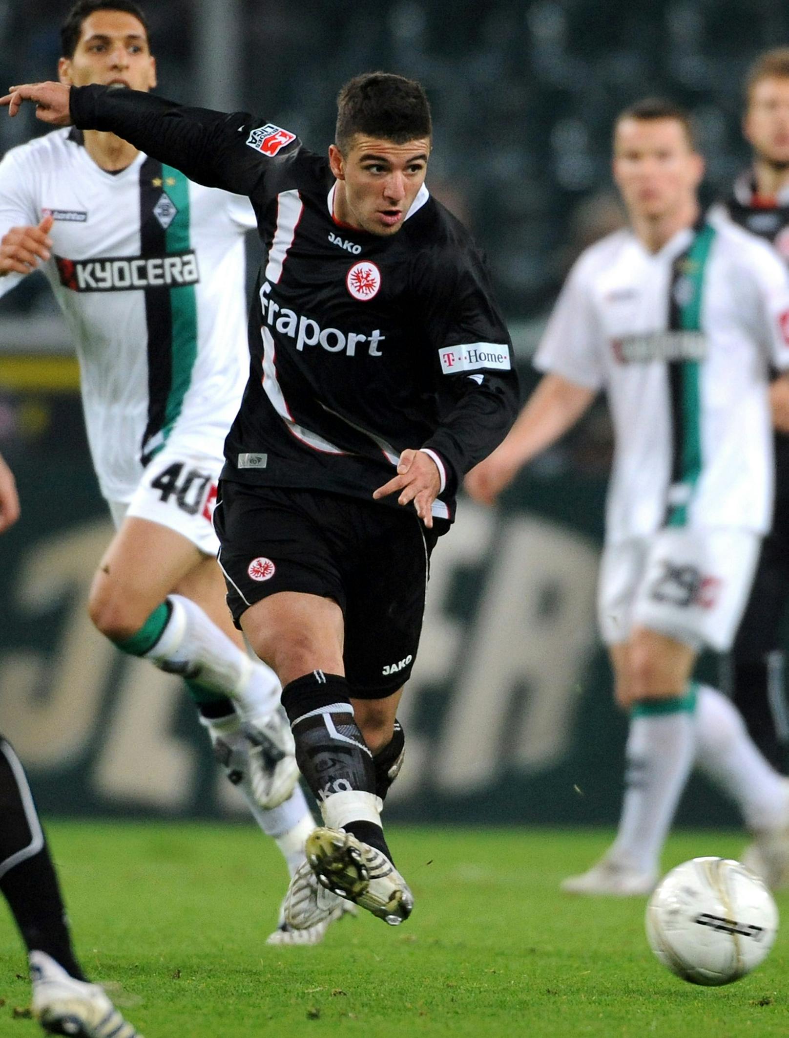 <strong>Ümit Korkmaz:</strong>&nbsp;Der Wiener heuerte nach dem Titel mit Rapid 2008 bei Eintracht Frankfurt an. Zahlreiche Verletzungen verhinderten den ganz großen Durchbruch.&nbsp;