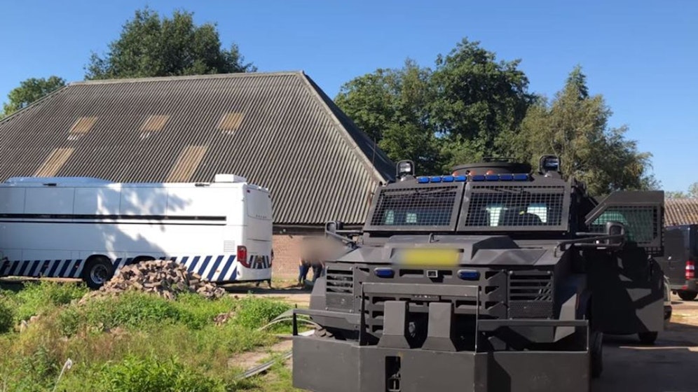 Die umfunktionierte Reitschule liegt ca 120 km nordöstlich von Amsterdam.