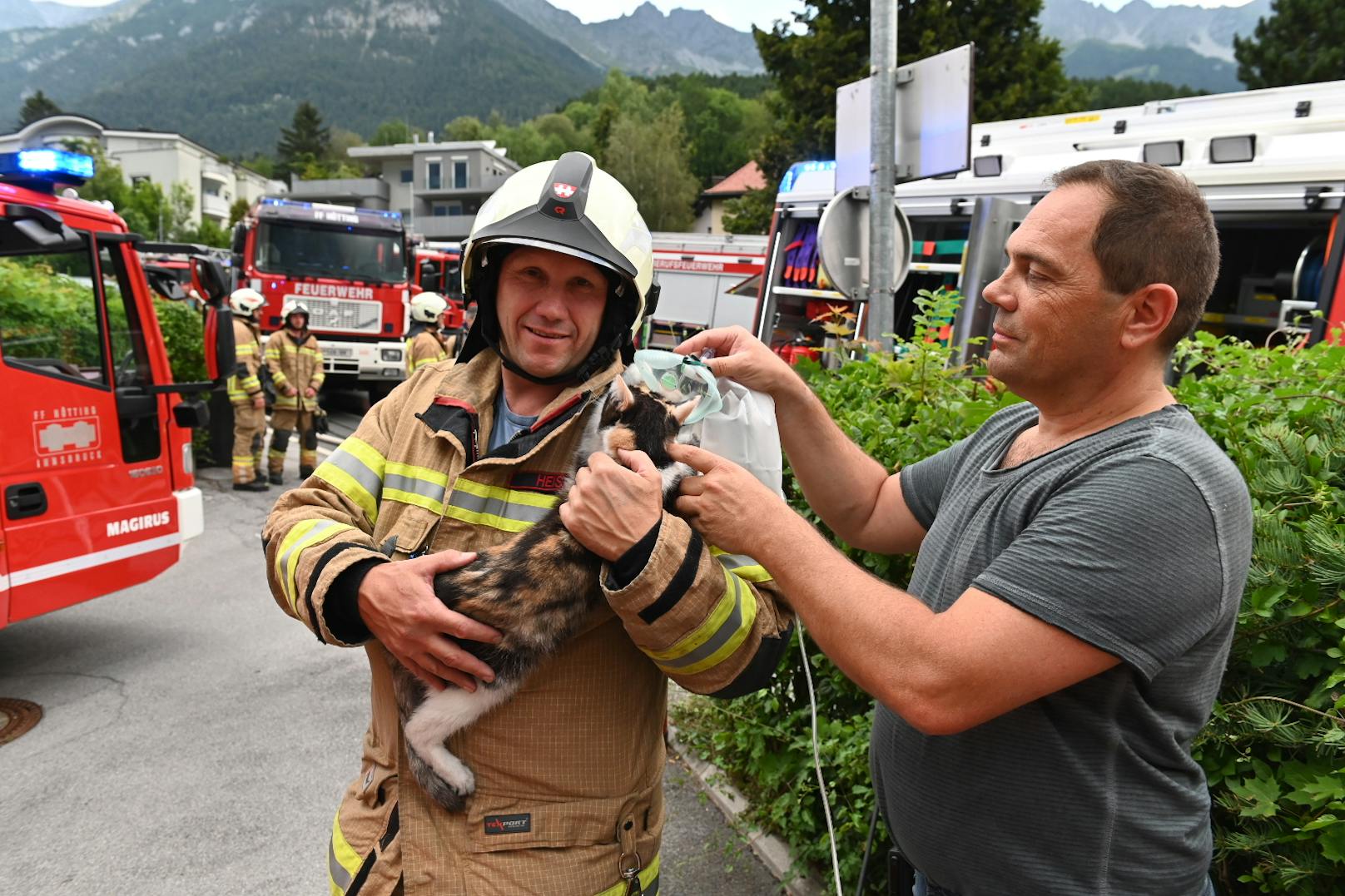 Katzenrettung bei Brandeinsatz in Innsbruck-Hötting (10. August 2020)