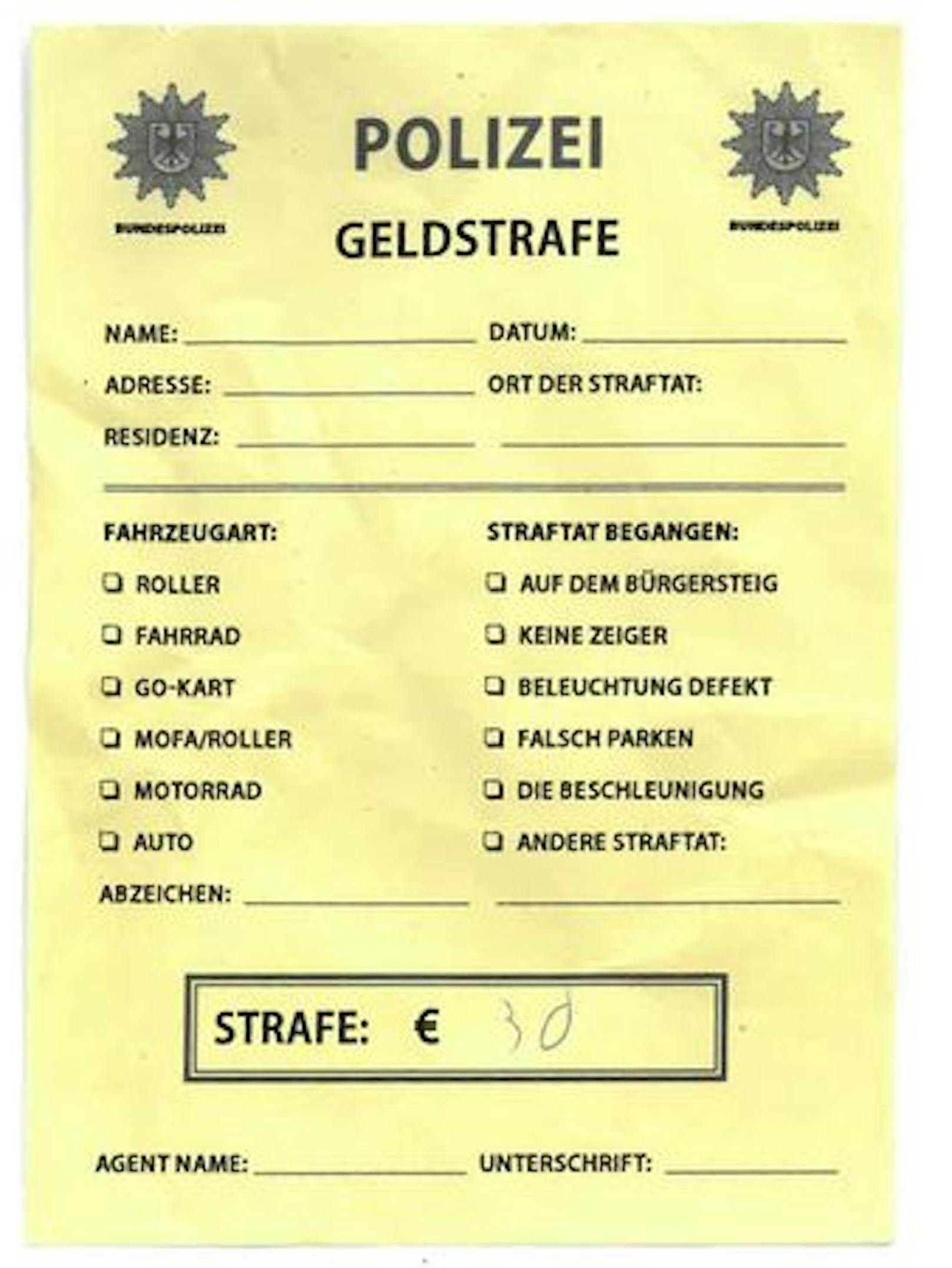 Am 10. August fand ein Österreicher an seinem Kfz in München diesen "Strafzettel der Bundespolizei" vor