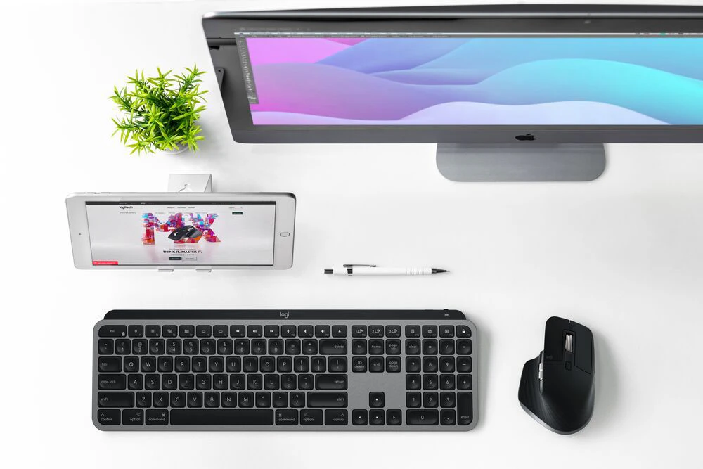 Mehr Power auf Mac mit MX Master 3 für Mac und MX Keys für Mac.