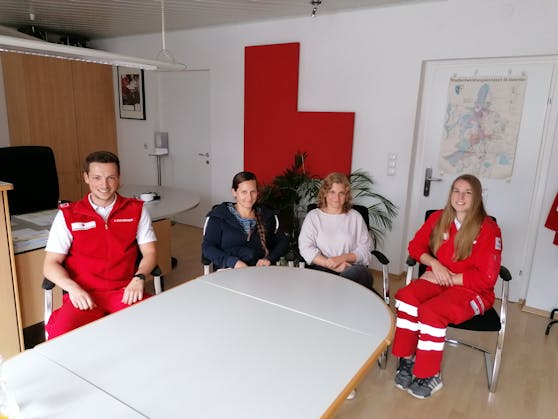 Ein besonderer Moment: Fabian, Tanja, Nadine und Juliane (v. l.) ließen gemeinsam die letzten 459 Tage Revue passieren.