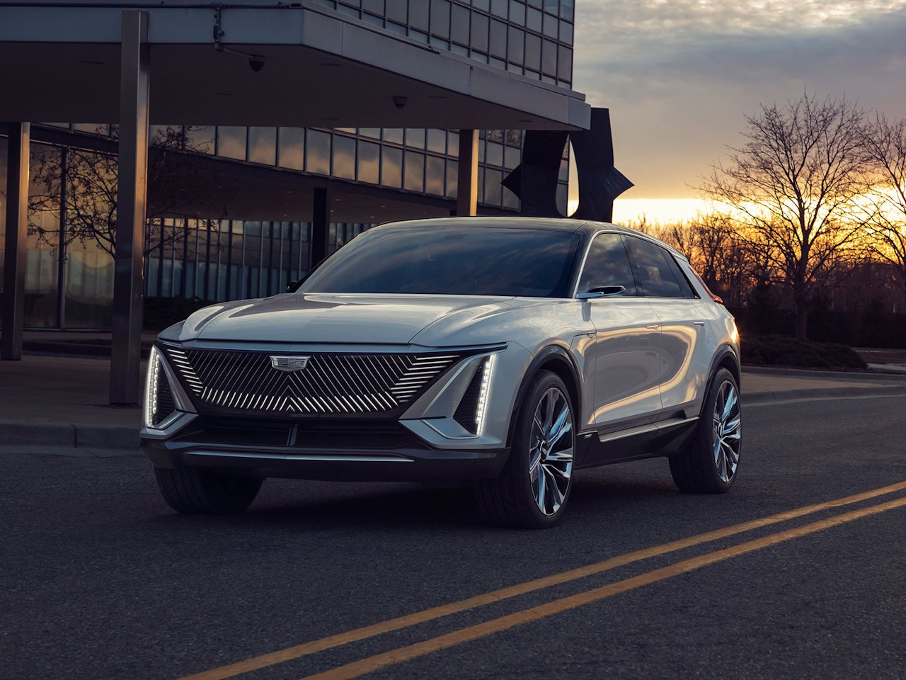 Heute.at - Dieser Cadillac steht unter Strom und kommt 2023