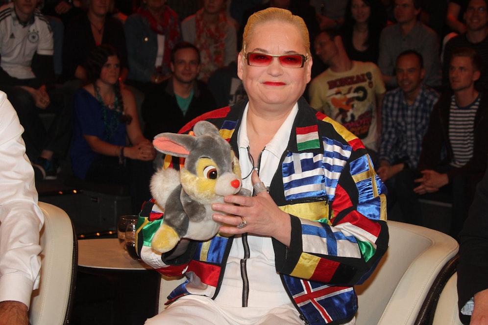 So kennen wir alle Hella von Sinnen.