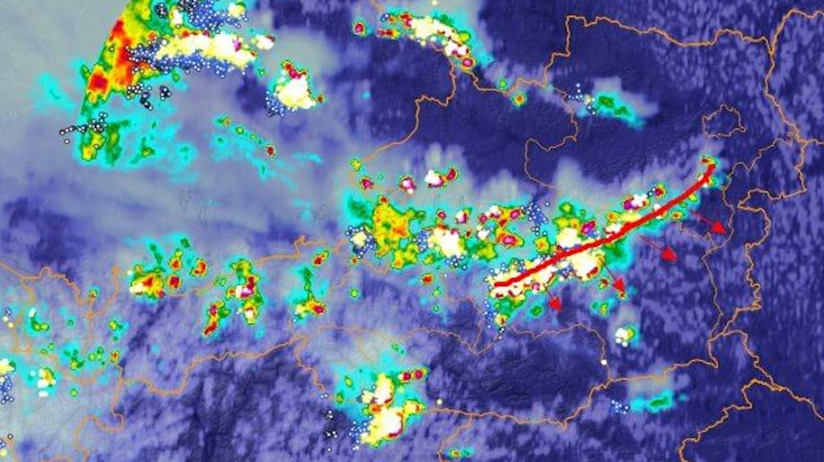 Radarbild mit Blitzen. Aufgenommen am 13. August, gegen 15 Uhr