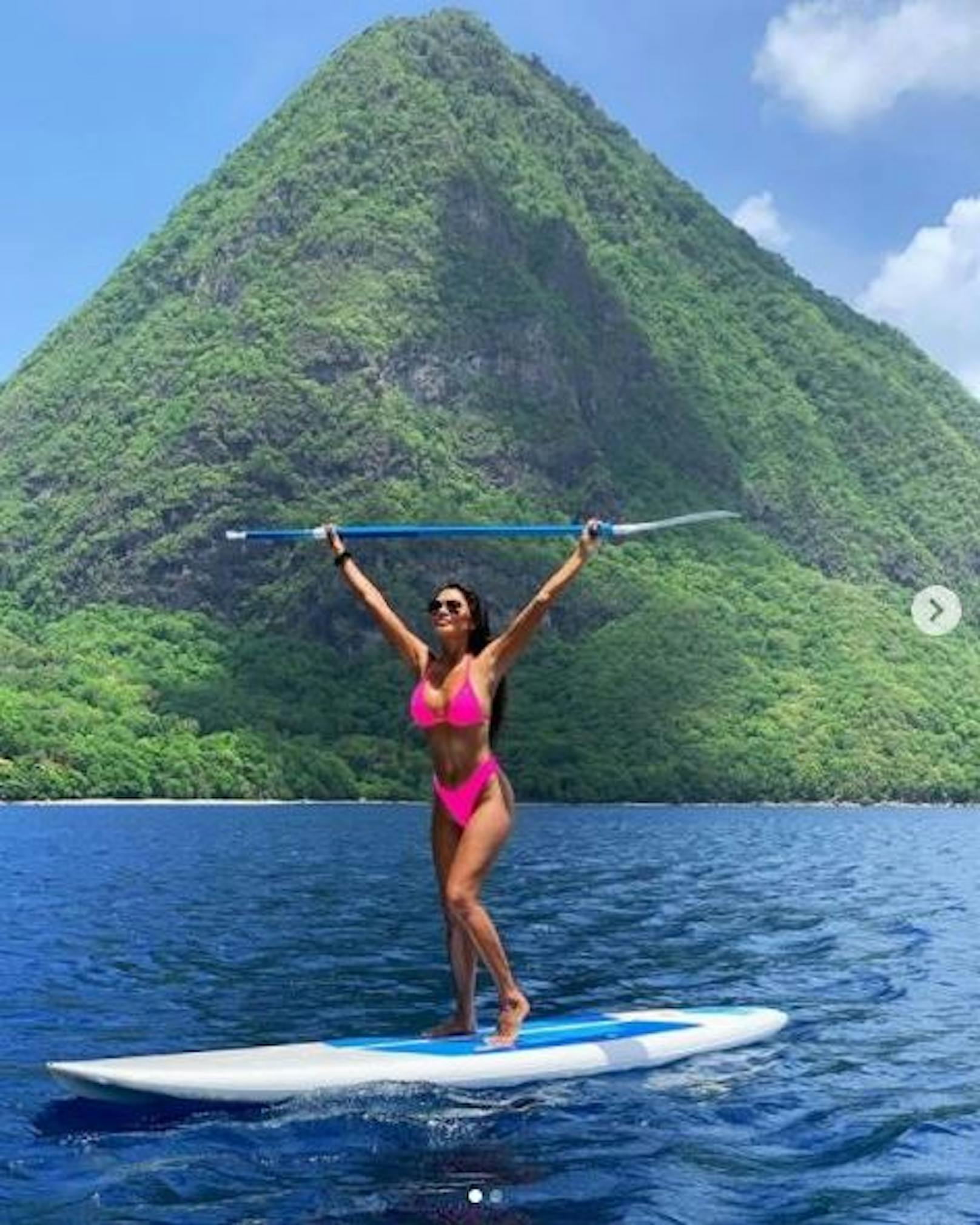 13.8.2020: <strong>Nicole Scherzinger</strong> von den "Pussycat Dolls" genießt das schöne Wetter  im paradiesischen St. Lucia in der Karibik. Da könnte man glatt neidisch werden... 